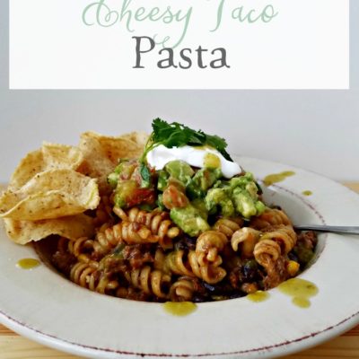 One-Pot Cheesy Taco Pasta | 30 minute meals are a mom's best friend! This One-Pot Cheesy Taco Pasta is an simple and tasty way to get the family fed any day of the week.