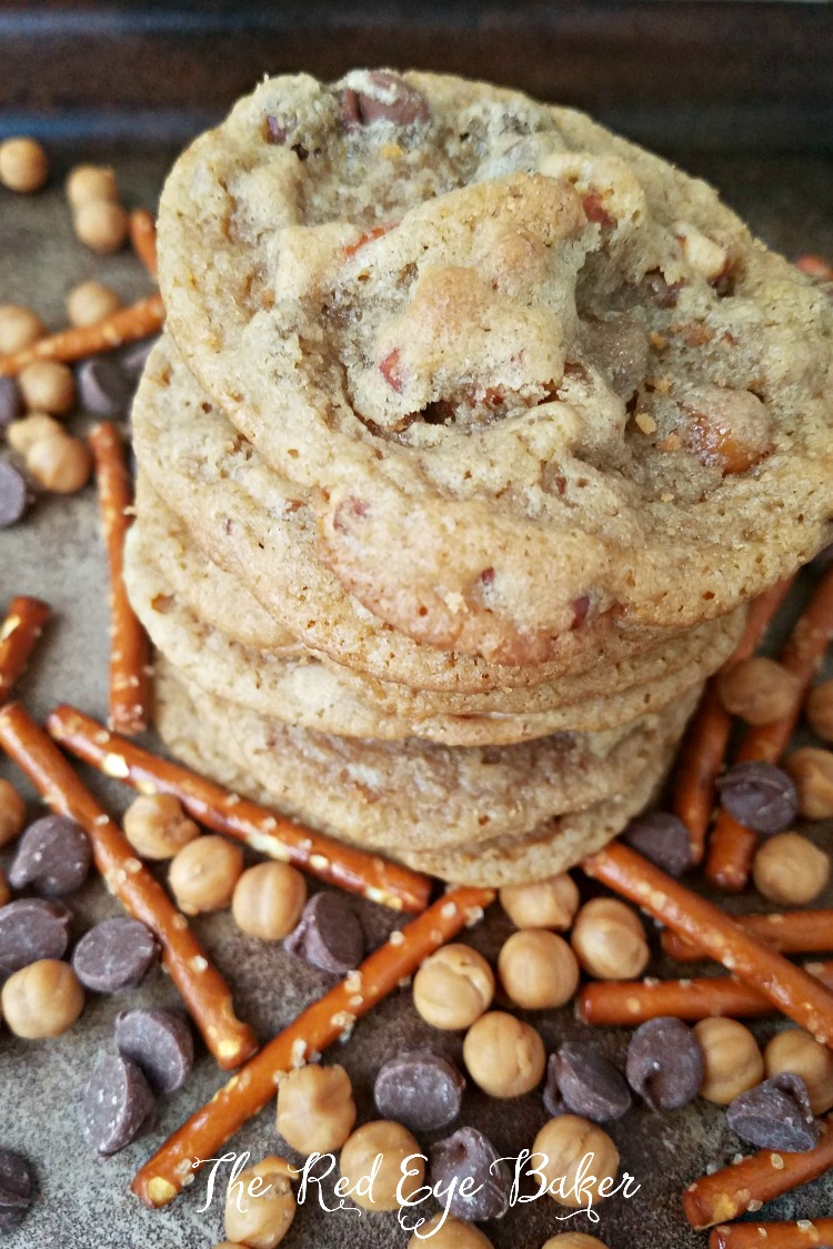 Caramel Pretzel Chocolate Chip Peanut Butter Cookies | If you love ooey, gooey, salty, and sweet then these Caramel Pretzel Chocolate Chip Peanut Butter Cookies are right up your alley!