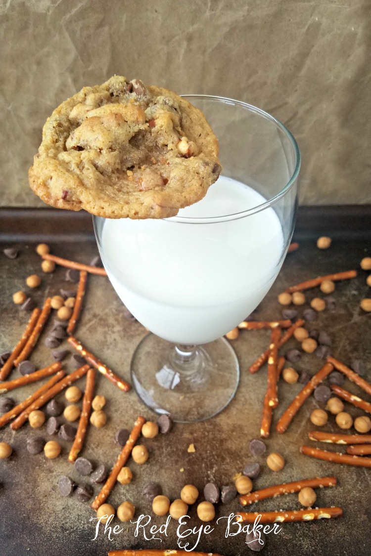 Caramel Pretzel Chocolate Chip Peanut Butter Cookies | If you love ooey, gooey, salty, and sweet then these Caramel Pretzel Chocolate Chip Peanut Butter Cookies are right up your alley!